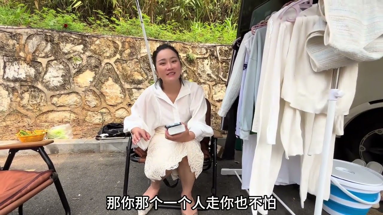 四川美女自驾西藏几天结识男朋友被骗感情，伤心过度一夜白了发【木公旅拍】