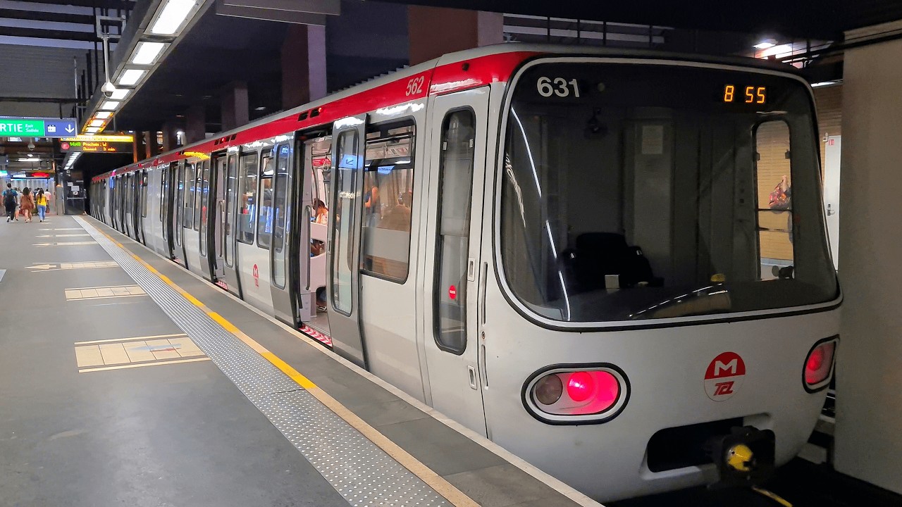 Lyon Saxe Gambetta Métro B MPL75