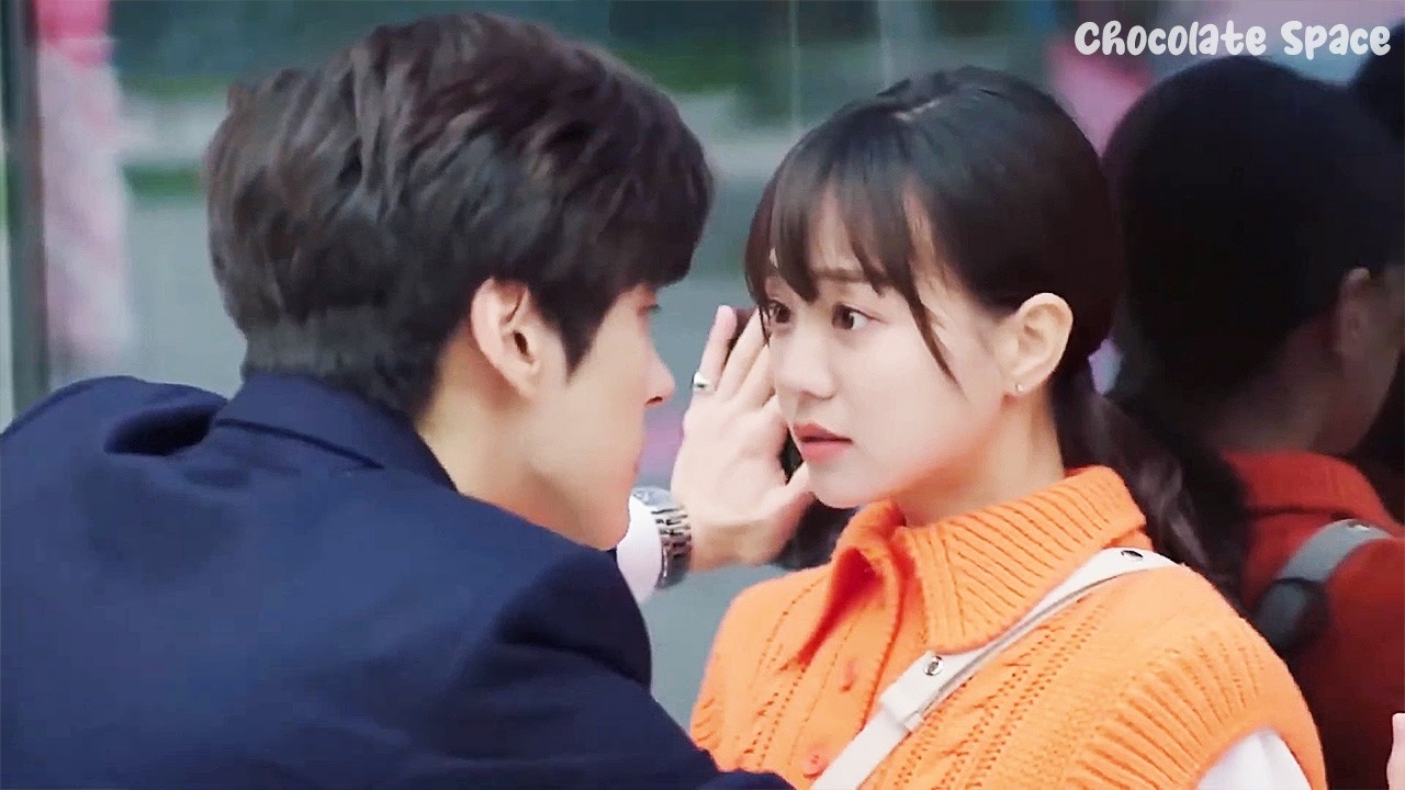 🥰🥰They had a fake kiss in public, but the proposal is true!