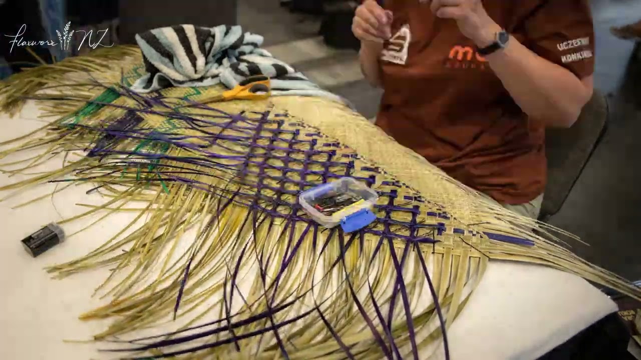 Timelapse of weaving a extra large Kete Whakairo over two days at a Festival in Poland