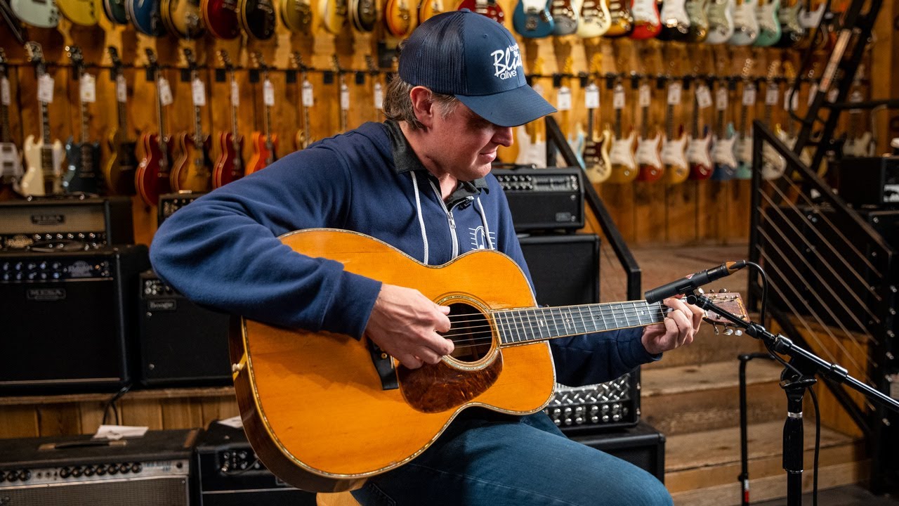 Guitar Center Vintage Faves with Joe Bonamassa | 1939 Martin 000-42 Acoustic Guitar