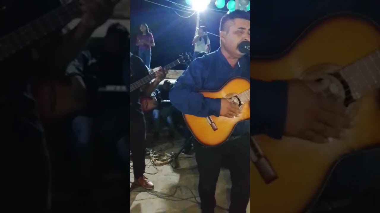 Guitarrreros de Dios. Recibiendo a la quinceañera Riera Irina. Iglesia Unida Tercera Generación