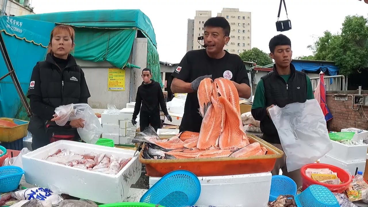 Шоу в Наньтоу по субботам и воскресеньям: торговец морепродуктами Мастера Хайя, ул. Юл-роуд, д. 1...