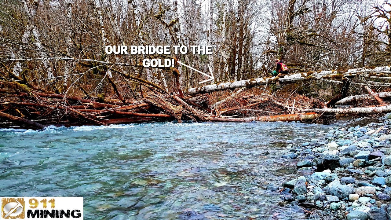 Finding Gold Deep In A Gravel Bar!