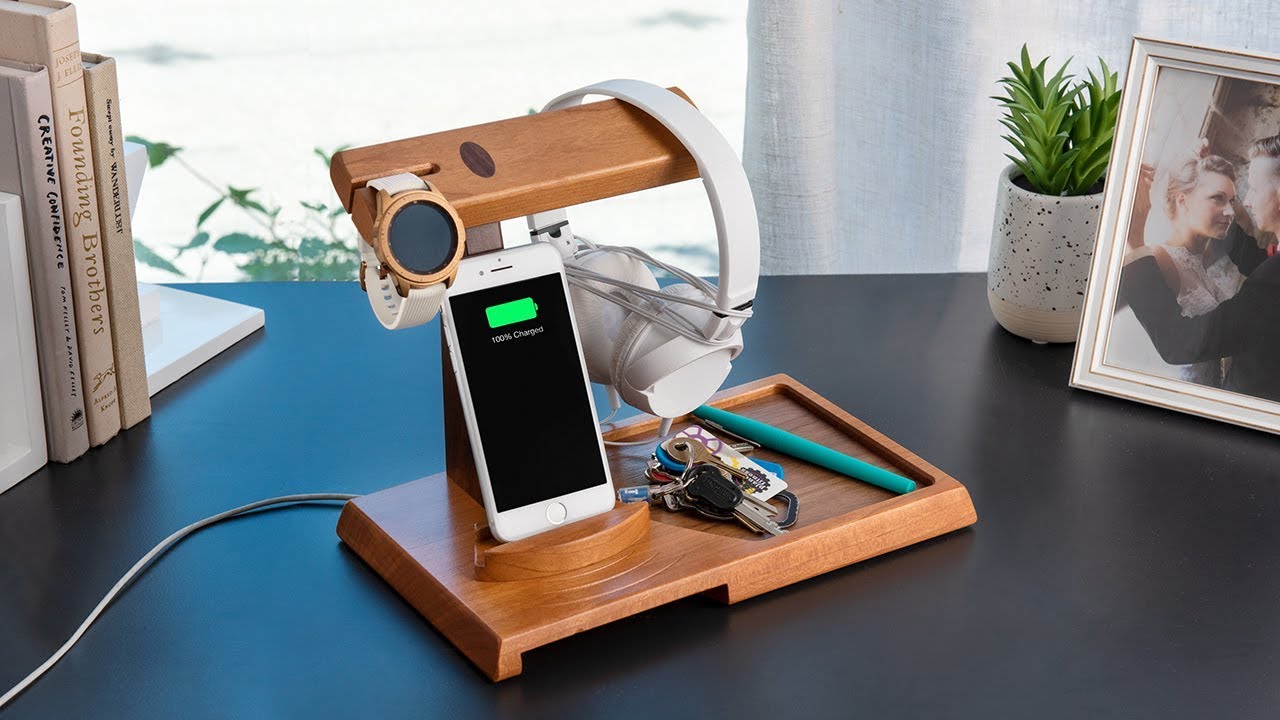 ThomasWork | Wooden Valet Charging Station