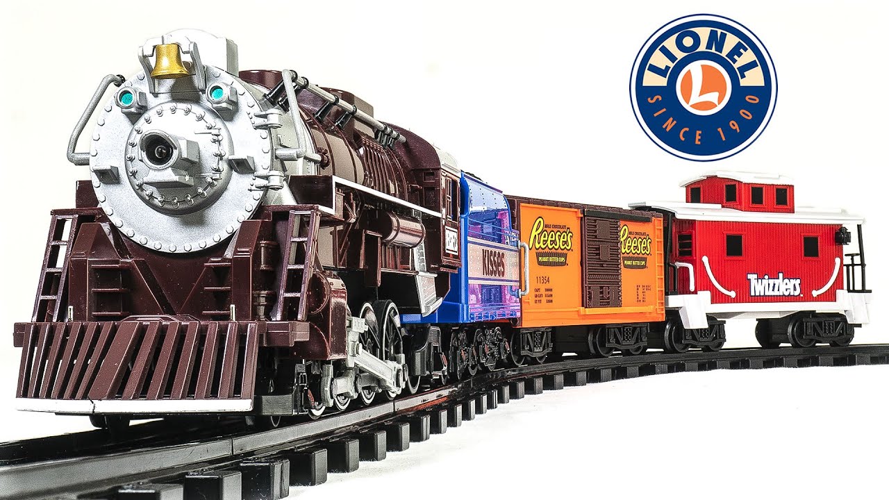 Lionel G-Scale Hersheys Battery-powered Train Set Unboxing & Testing