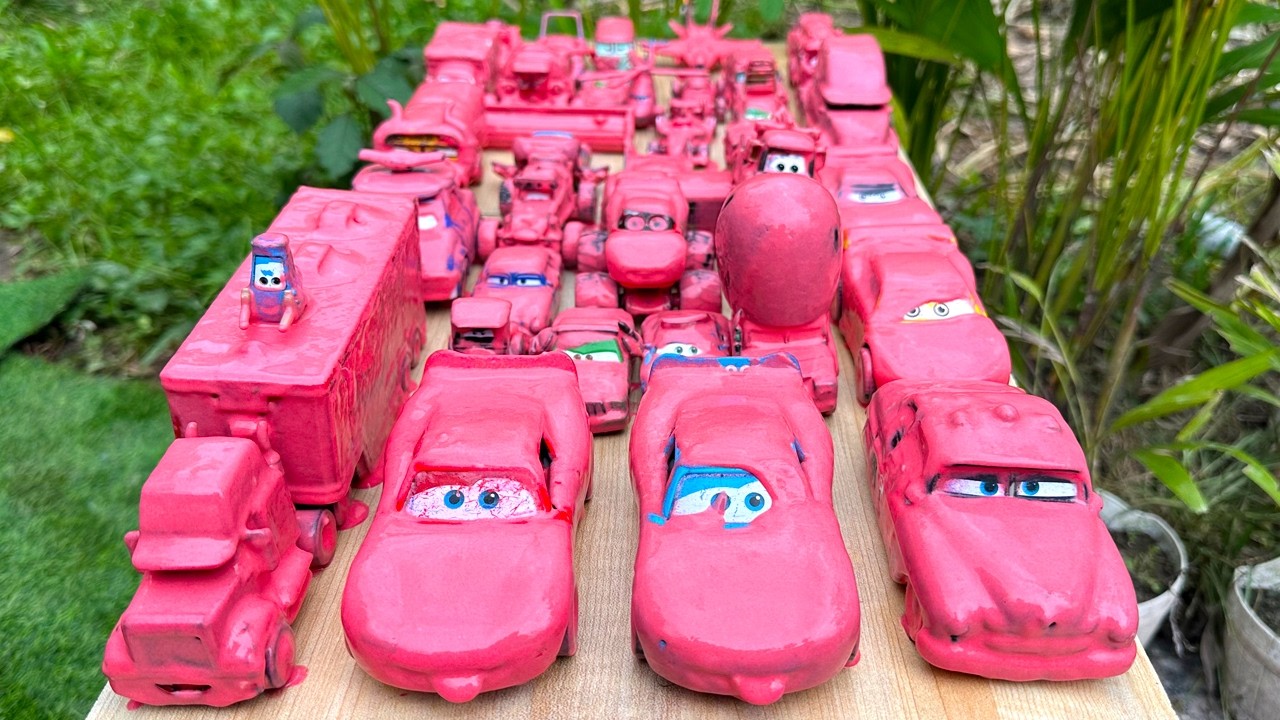 Clean up muddy minicars & disney pixar car convoys! Play in the garden