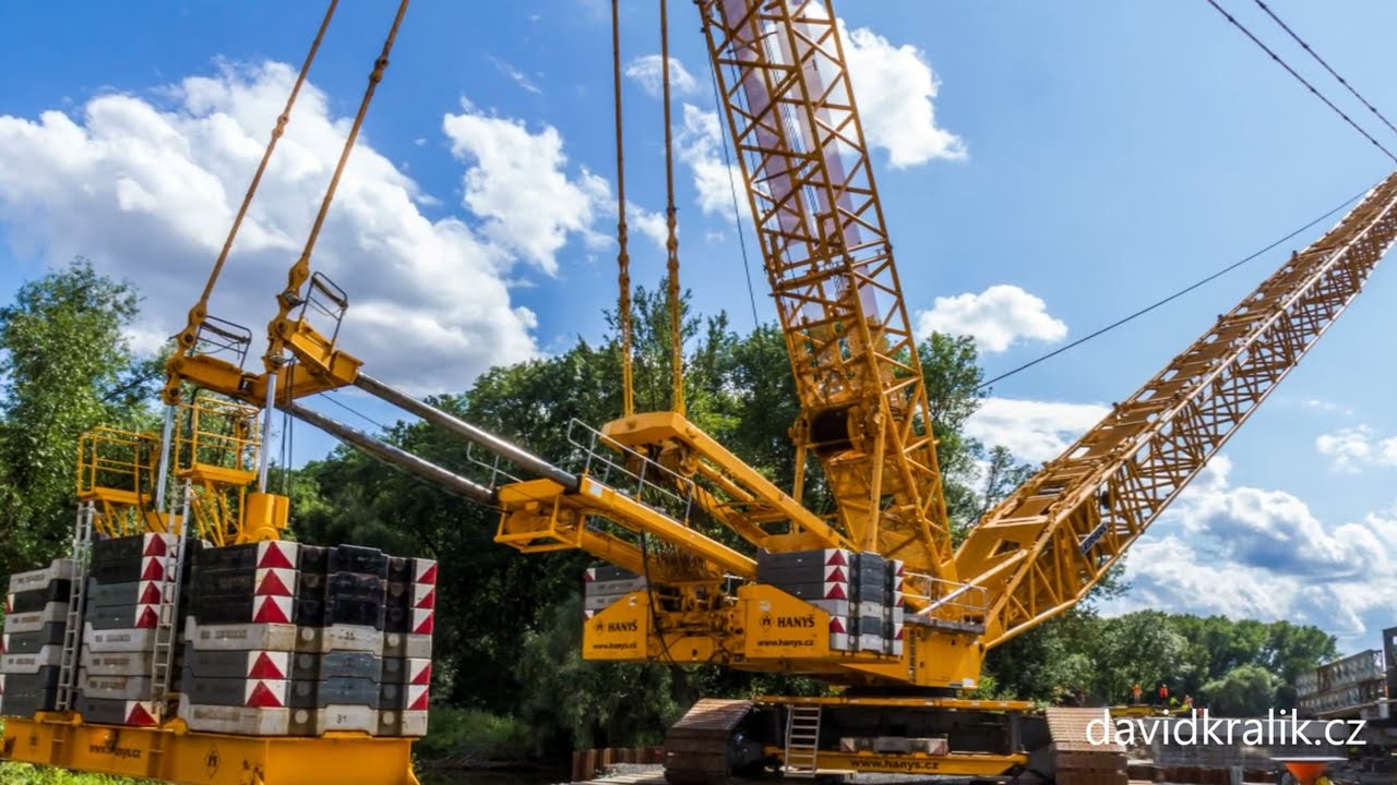 Cranes / Krane / Jeř&aacute;by - Hany&scaron; - LIEBHERR LR 1750