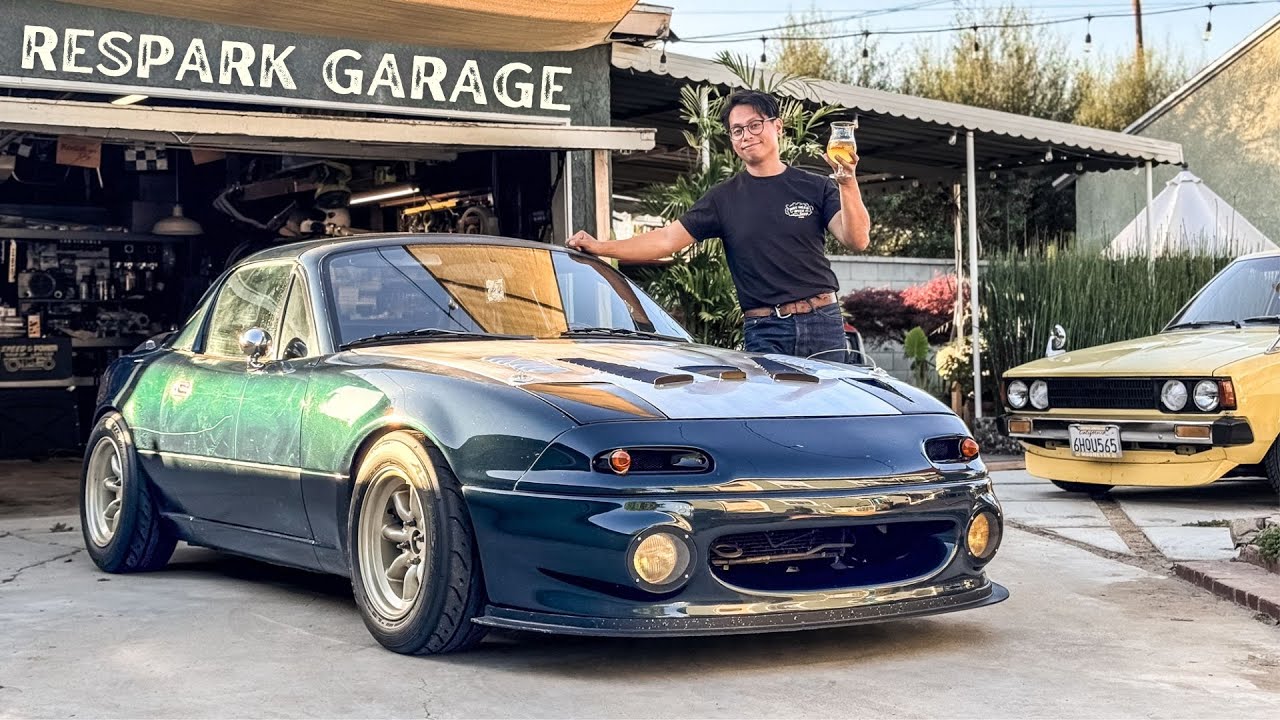 Incredible custom design work on my favorite NA Miata! And it has a story...