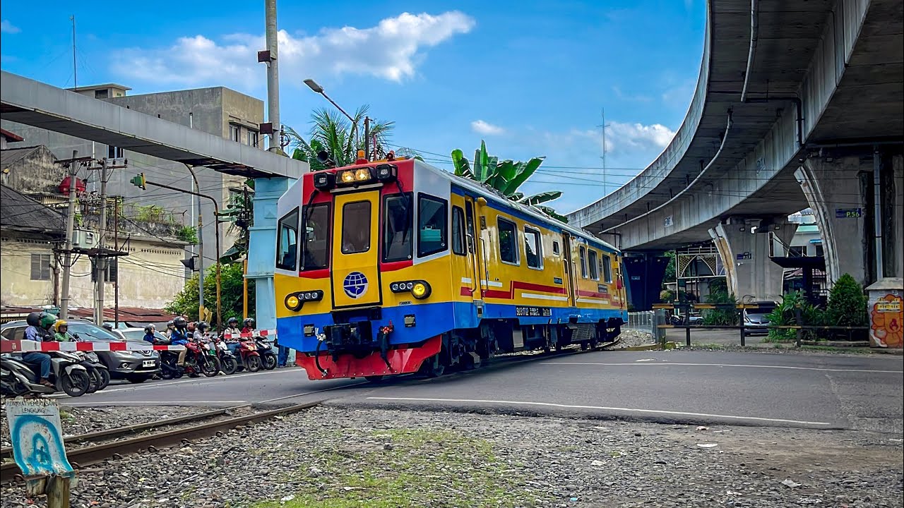 KOMPILASI Kereta “Luar Biasa” Divre 1 Sumatera Utara Melintasi Perlintasan KA Kota Medan