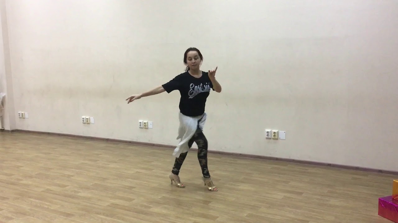 Lady style in Samba de gafieira Taty Pinarina