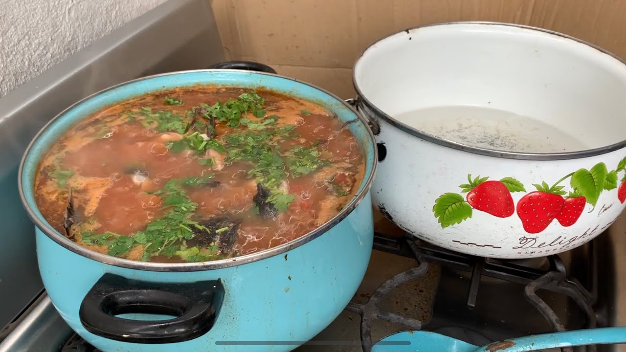 Caldo de chigüili tumba puertas (bagre)