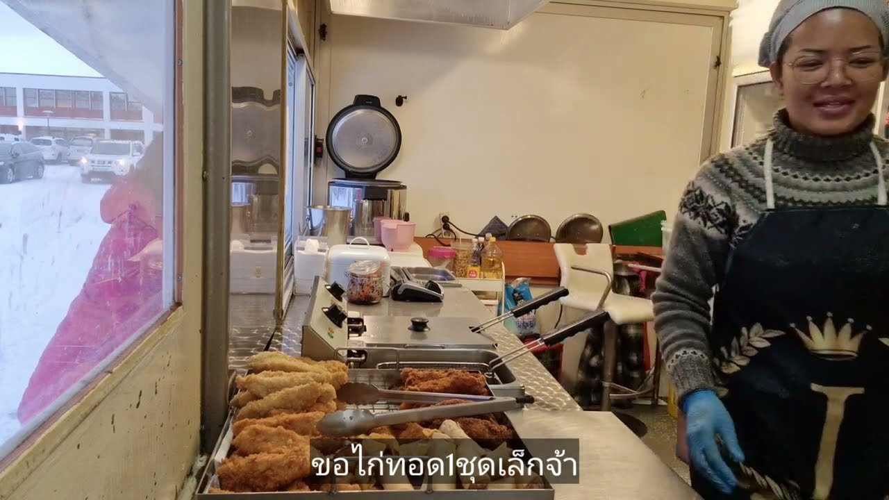 แม่ค้ายุ่งมากเดินยืนขายลูกค้าเข้าตลอดทั้งวัน ผัดเนื้อผัดน้ำมันหอย3รอบก็หมดเกลี้ยง