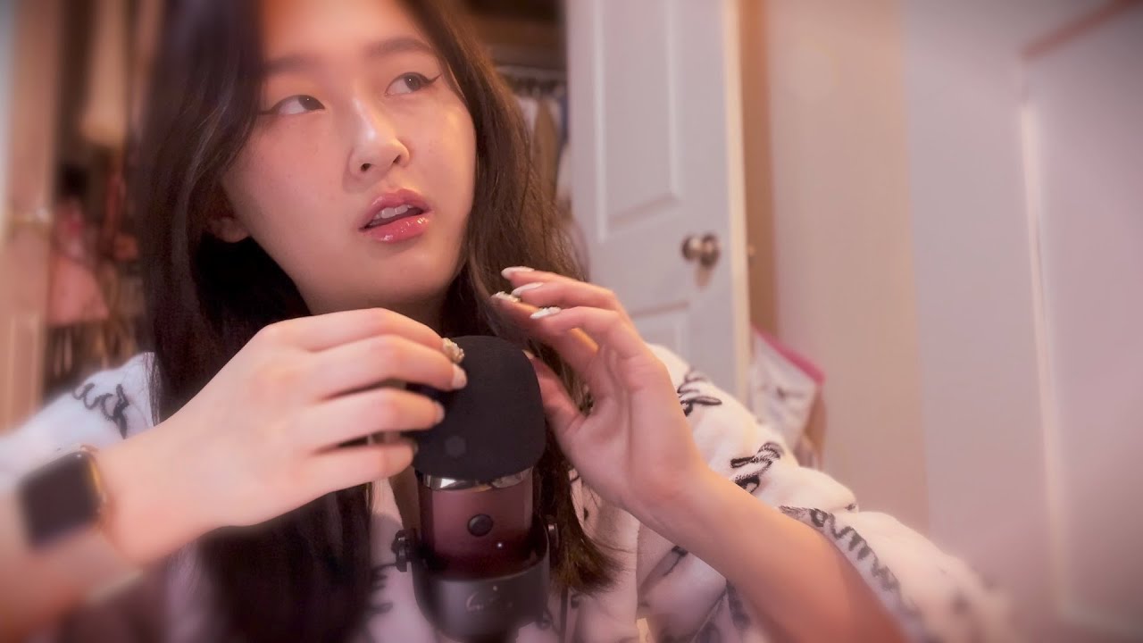 ASMR 💆🏻 foam mic scratching layered with inaudible whispers