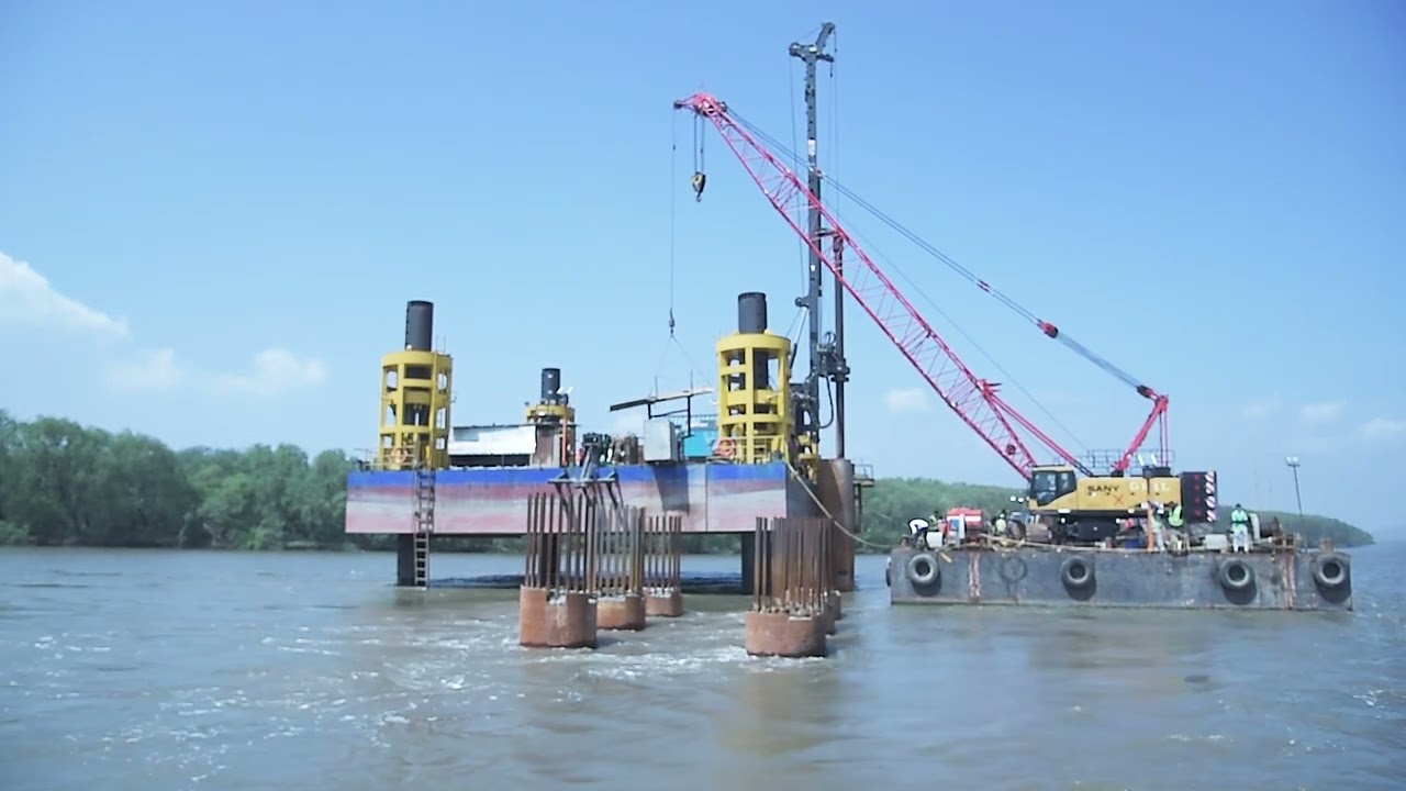 HYDRAULIC JACK UP BARGE