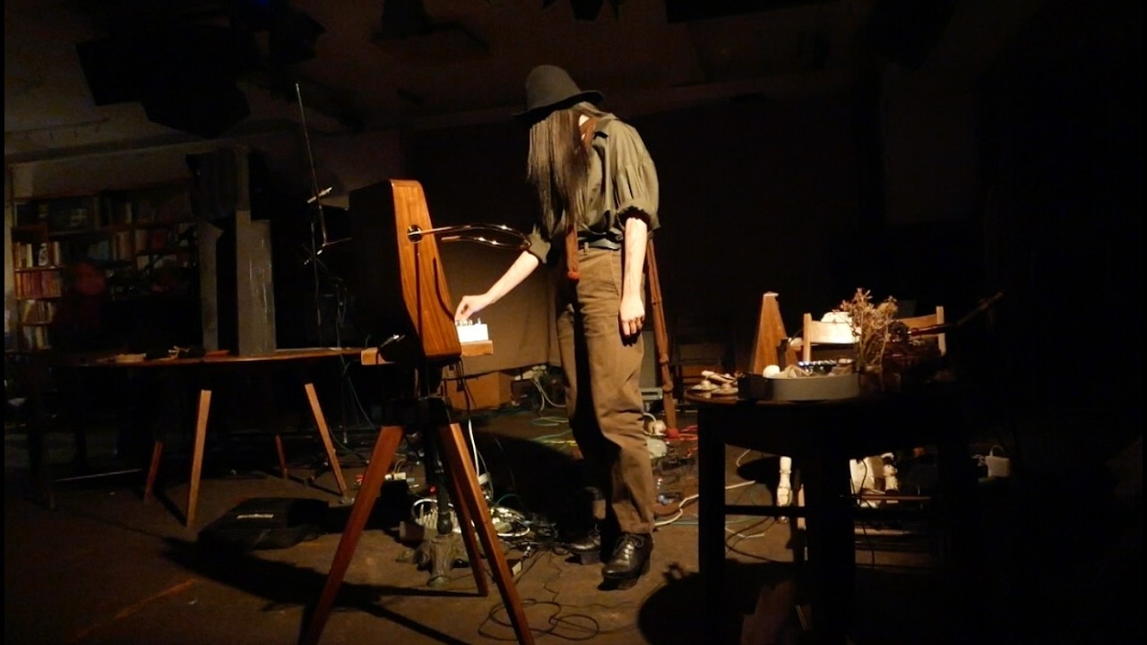 LI YILEI theremin improvisation at Cafe Oto