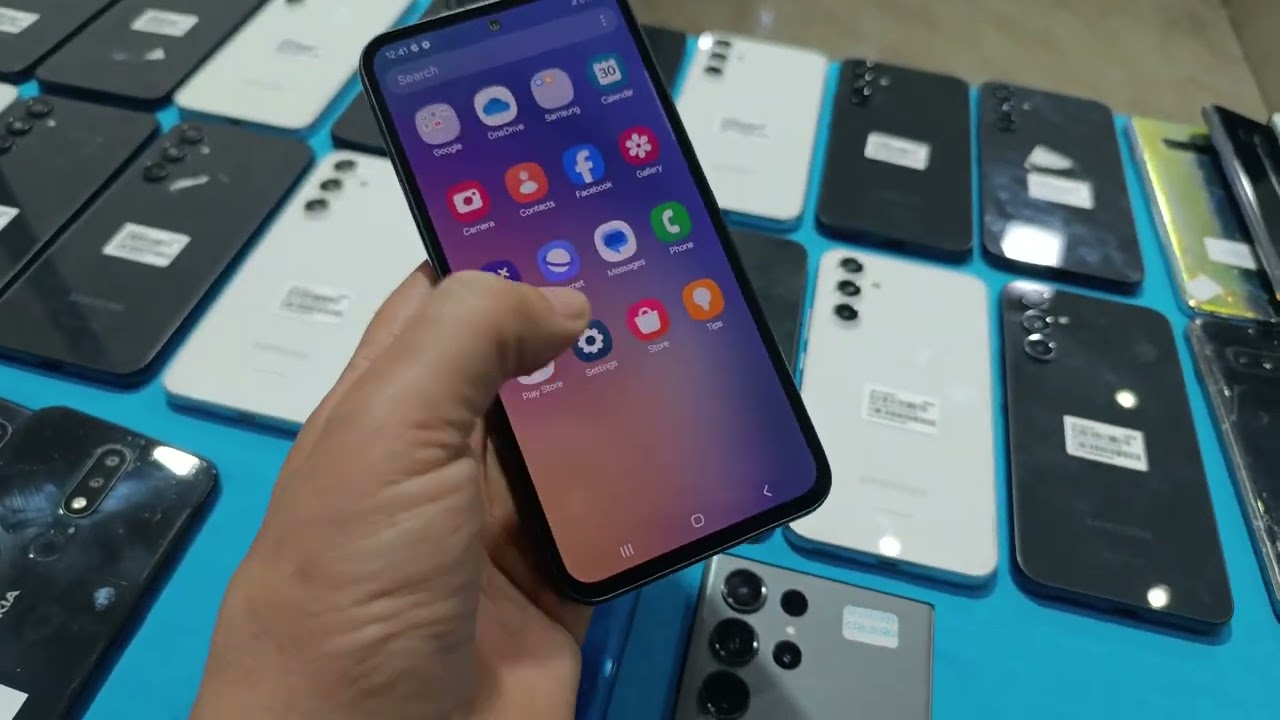 متجر KS SMARTPHONE  وحيد برقم وحيد هو 0645333381  المتجر متواجد في حي الفرح بشارع غزة امام جما