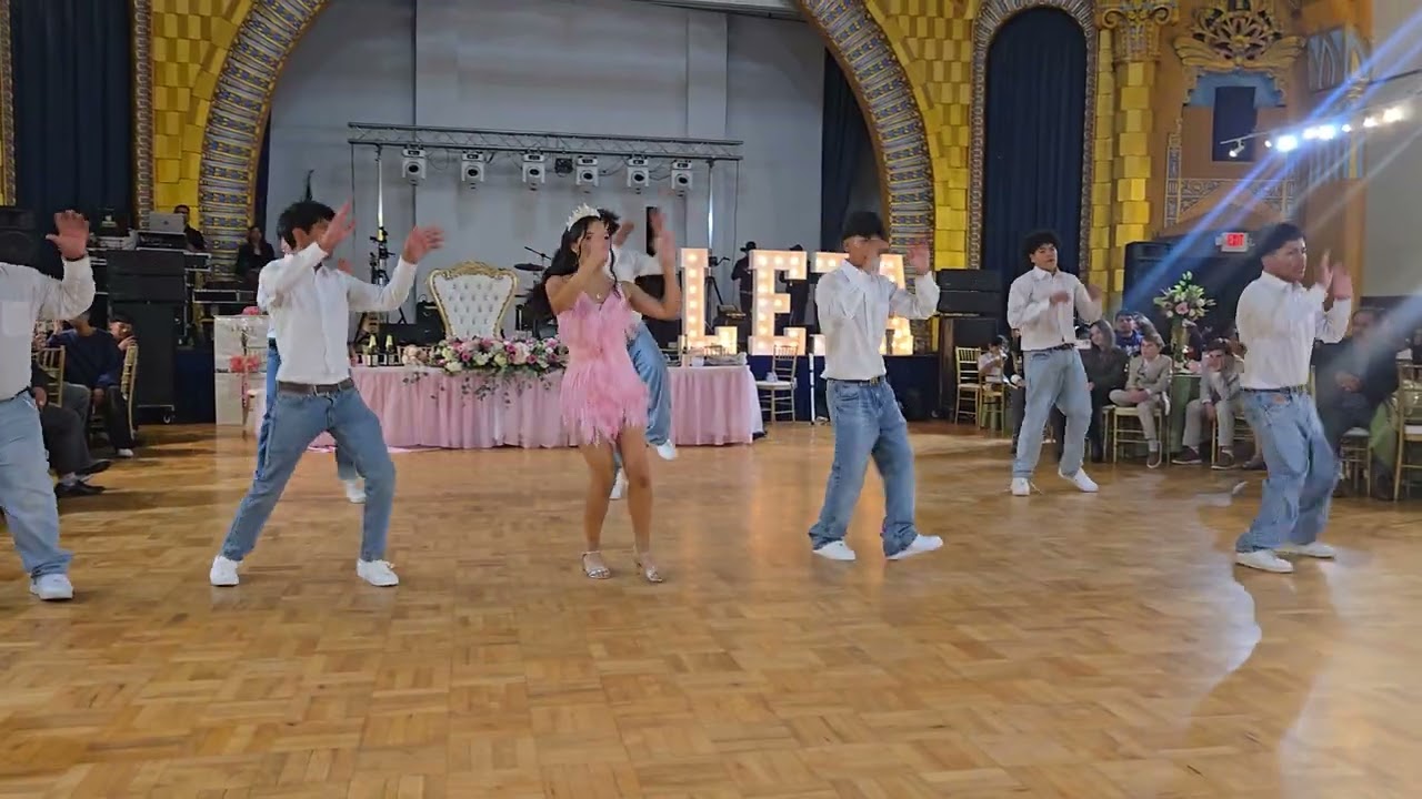 Leah's Baile Sorpresa 