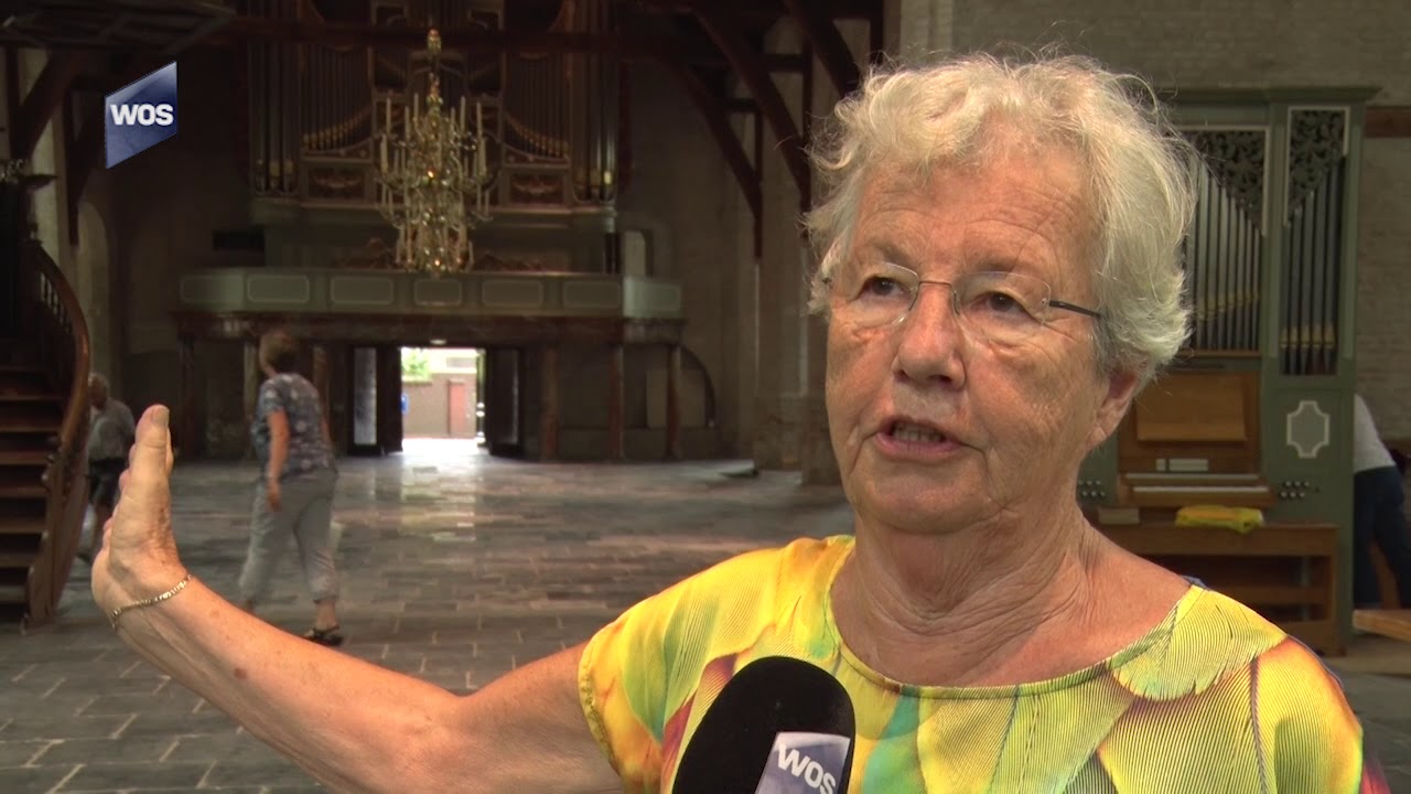 Schoonmaken in Oude Kerk
