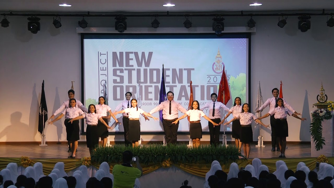 การแสดงประกอบบทเพลงประจำมหาวิทยาลัย เขตรั้วสีบลู ปฐมนิเทศนักศึกษา 62
