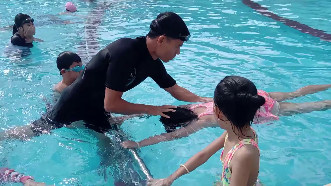 Bài 2 ; Hướng dẫn kĩ thuật nổi nước cho người mới học bơi..