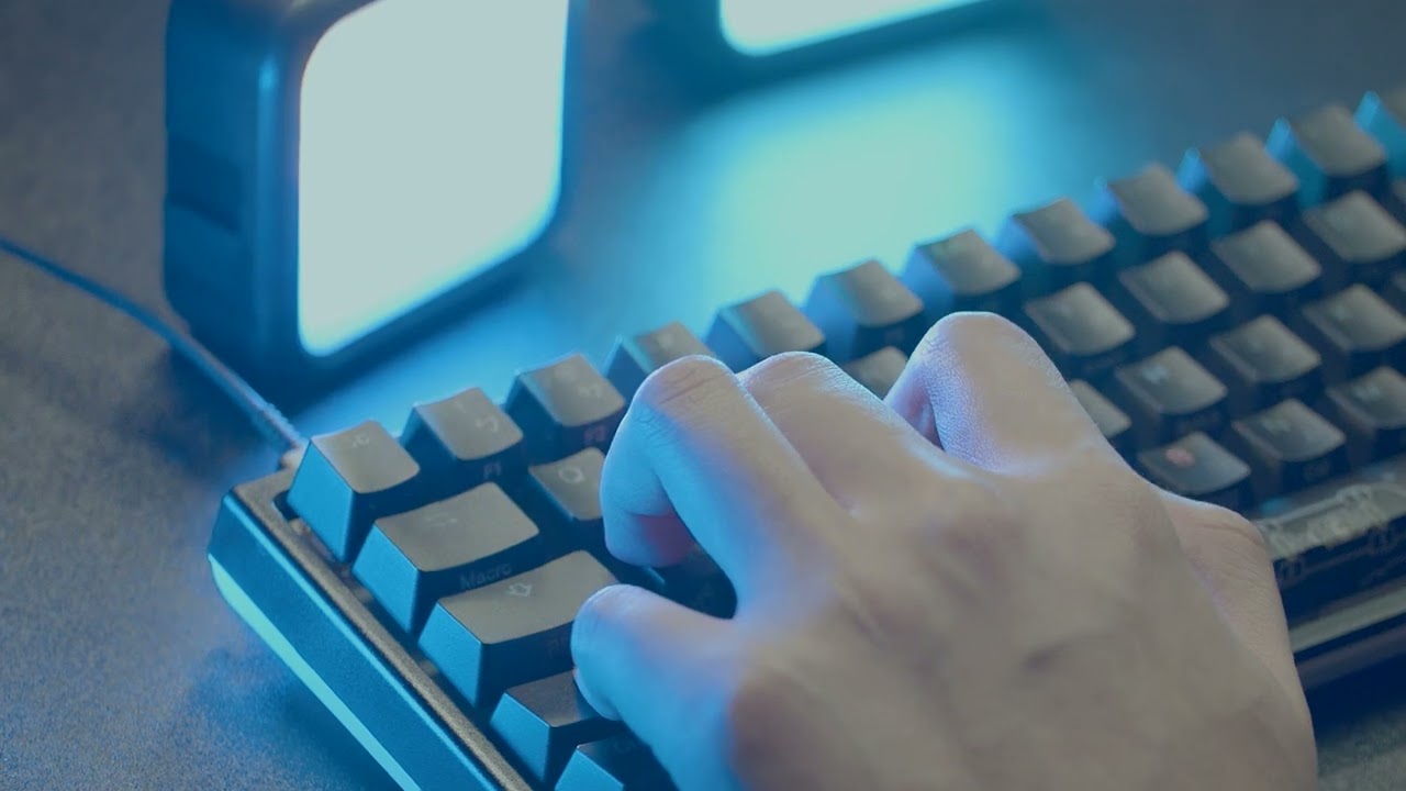 Keyboard Click So Delicious My Mom Tried to Cook It in Hot Pot 火鍋裡面加軸體 2