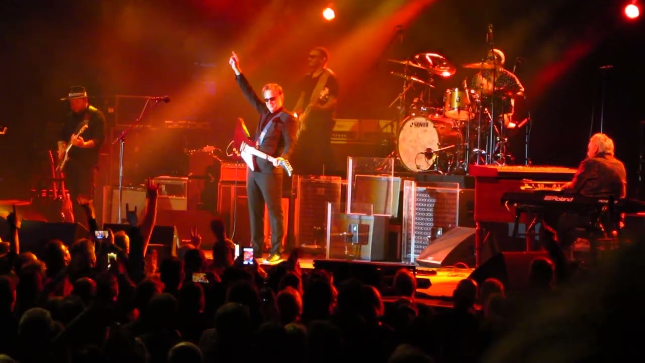 Joe Bonamassa - Just Got Paid / Dazed and Confused / Drum Solo - Berlin am 18.04.2024
