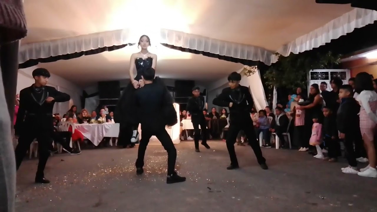 presentación de chambelanes y LIZETH