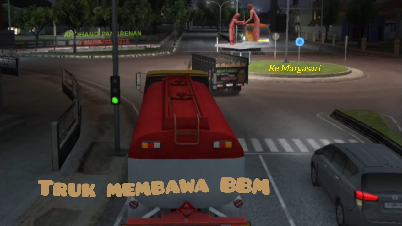 Truk membawa BBM dari Semarang ke Purwokerto 
