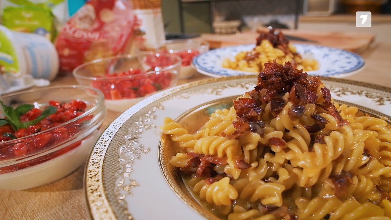 „Chef de gătit”, cu Alexandru Comerzan. Paste carbonara și Panna cotta.