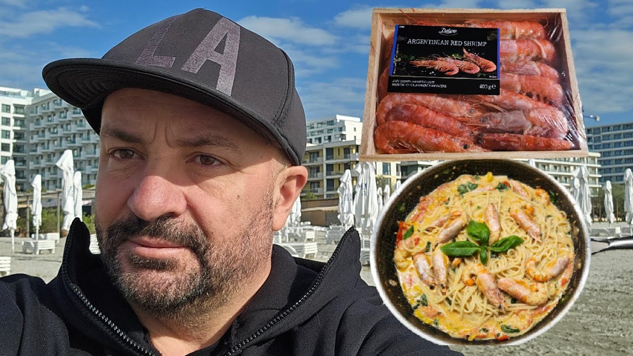 S-a bucurat ca mănanc numai oase și gaturi de pui.Paste cremoase cu creveti roșii de Argentina.