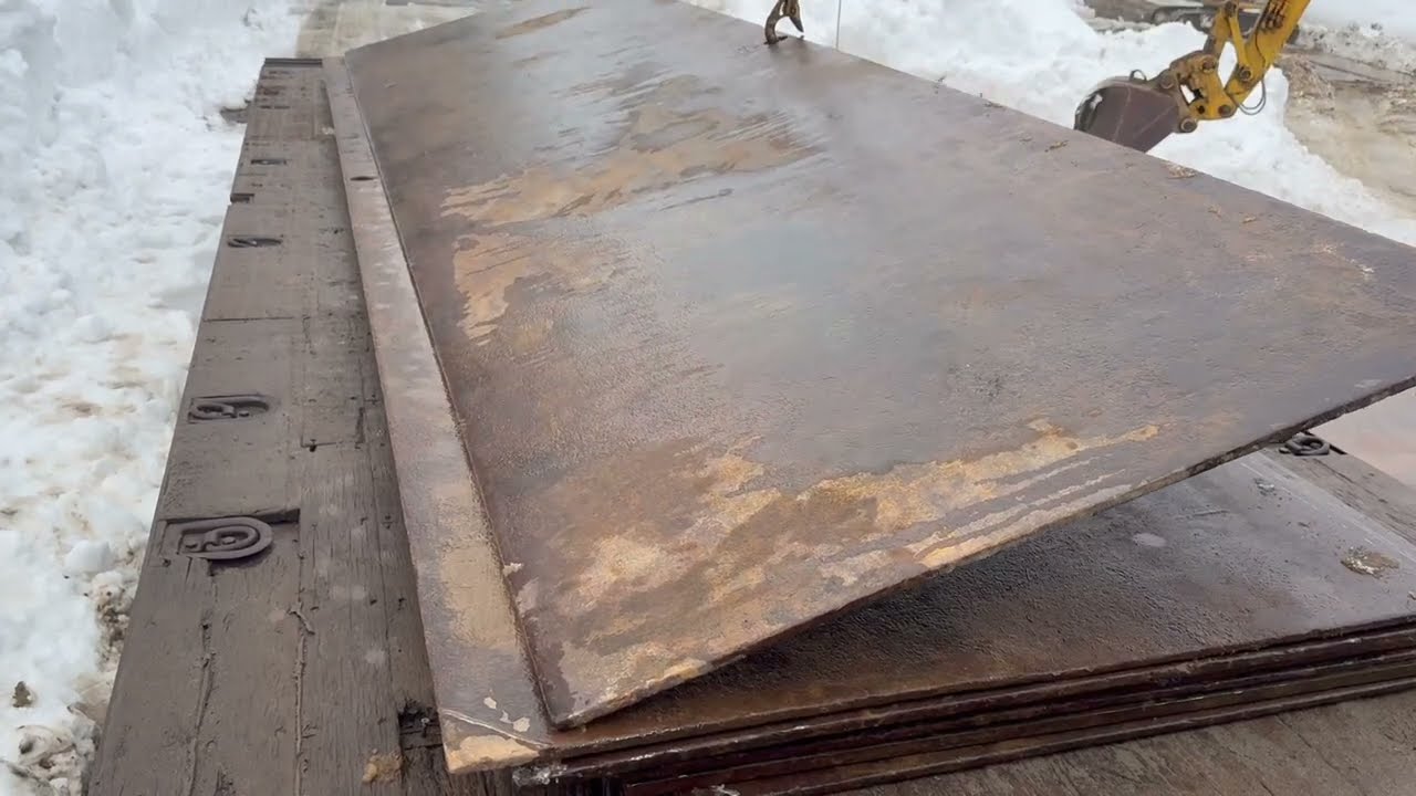 Truck-Mounted Crane Steel Plate Unloading | Excavator Magnet Attachment