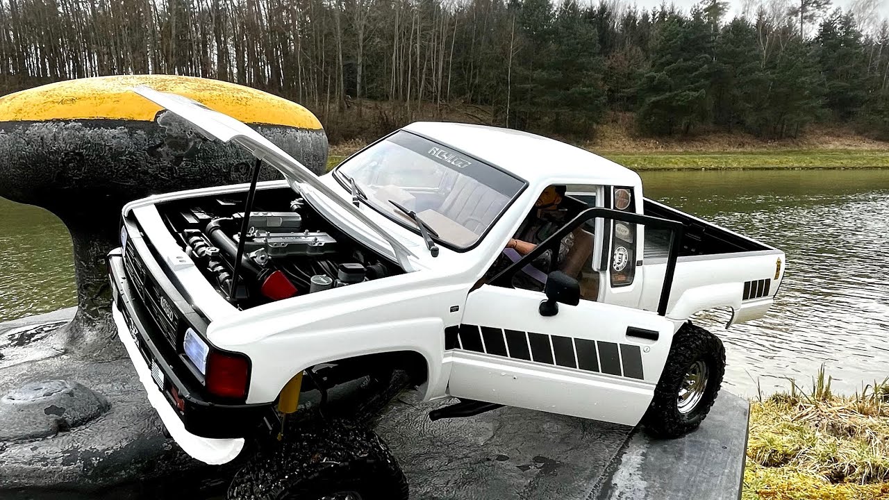 RC4WD TF2 1987 Toyota Xtracab LWB white body set - 4x4 off road