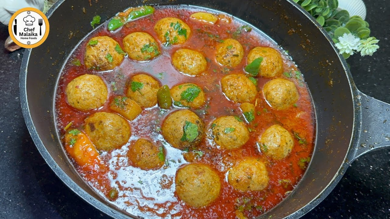 Chicken Kofta Curry | Makhan Jasy Muh Mein Ghul Jane Wale Kofty Recipe By Chef Malaika 
