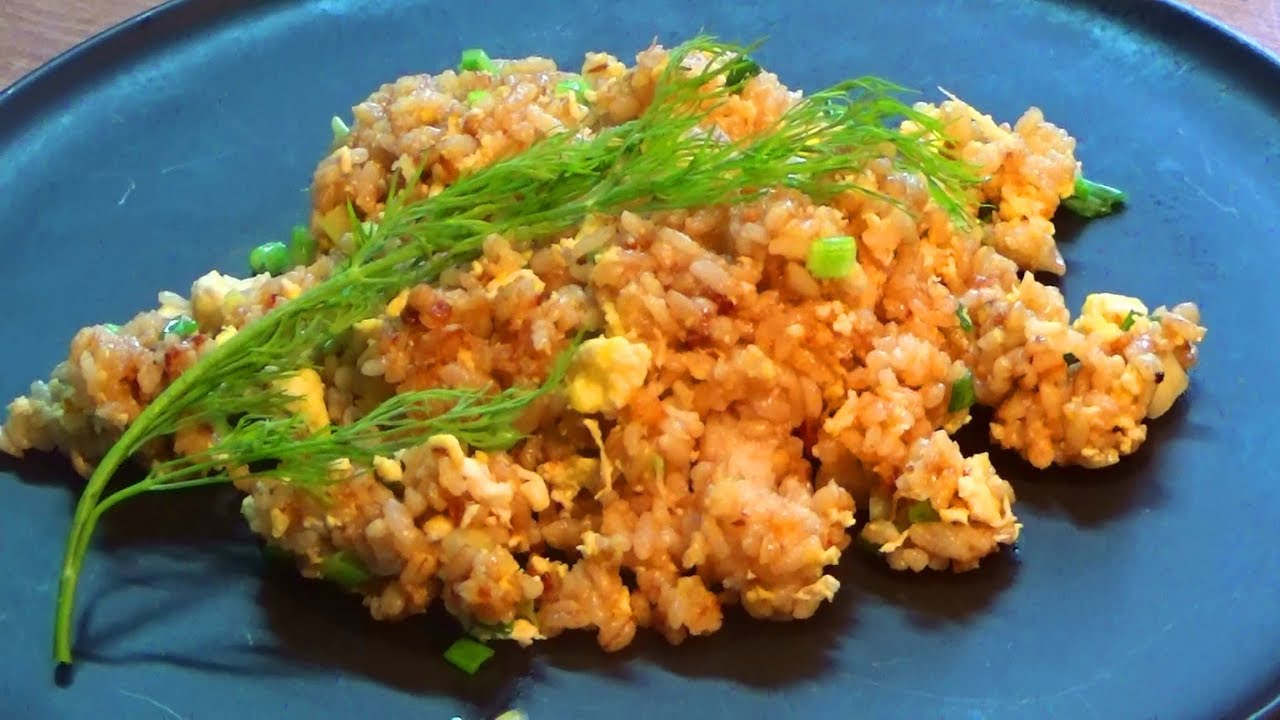 초간단 볶음밥 (stir-fried rice with garlic butter)