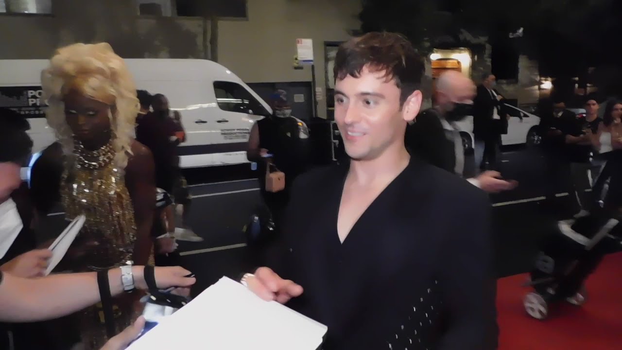 Tom Daley poses for selfies with fans all night long after the 2021 MET gala in NYC