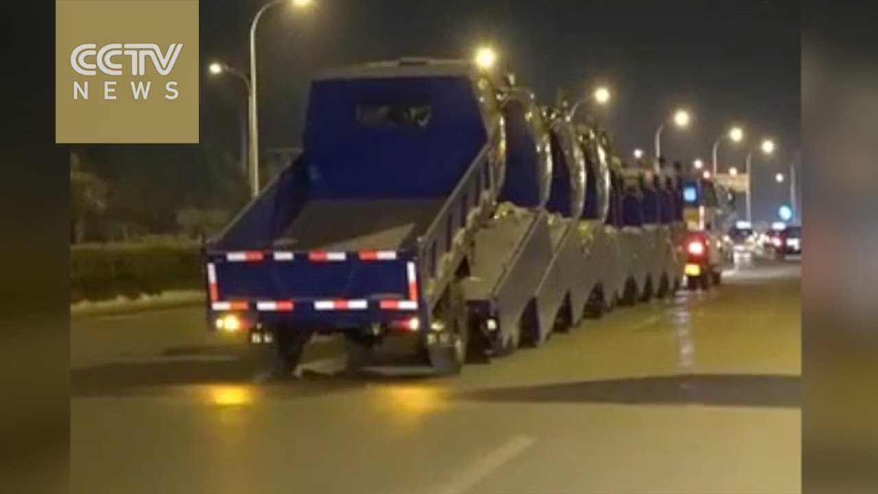 Truck becomes a train: Van caught towing 10 motor tricycles