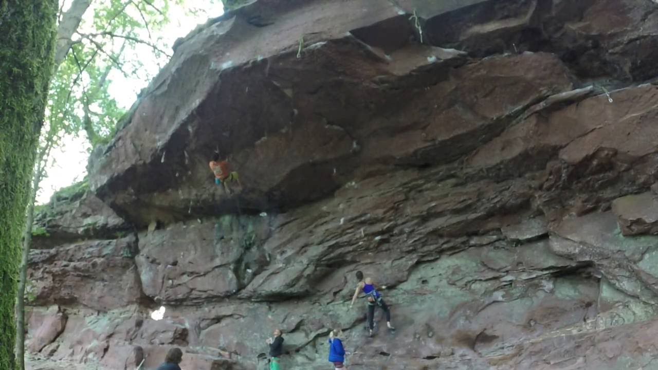 TNT 8b+, Retschelfels
