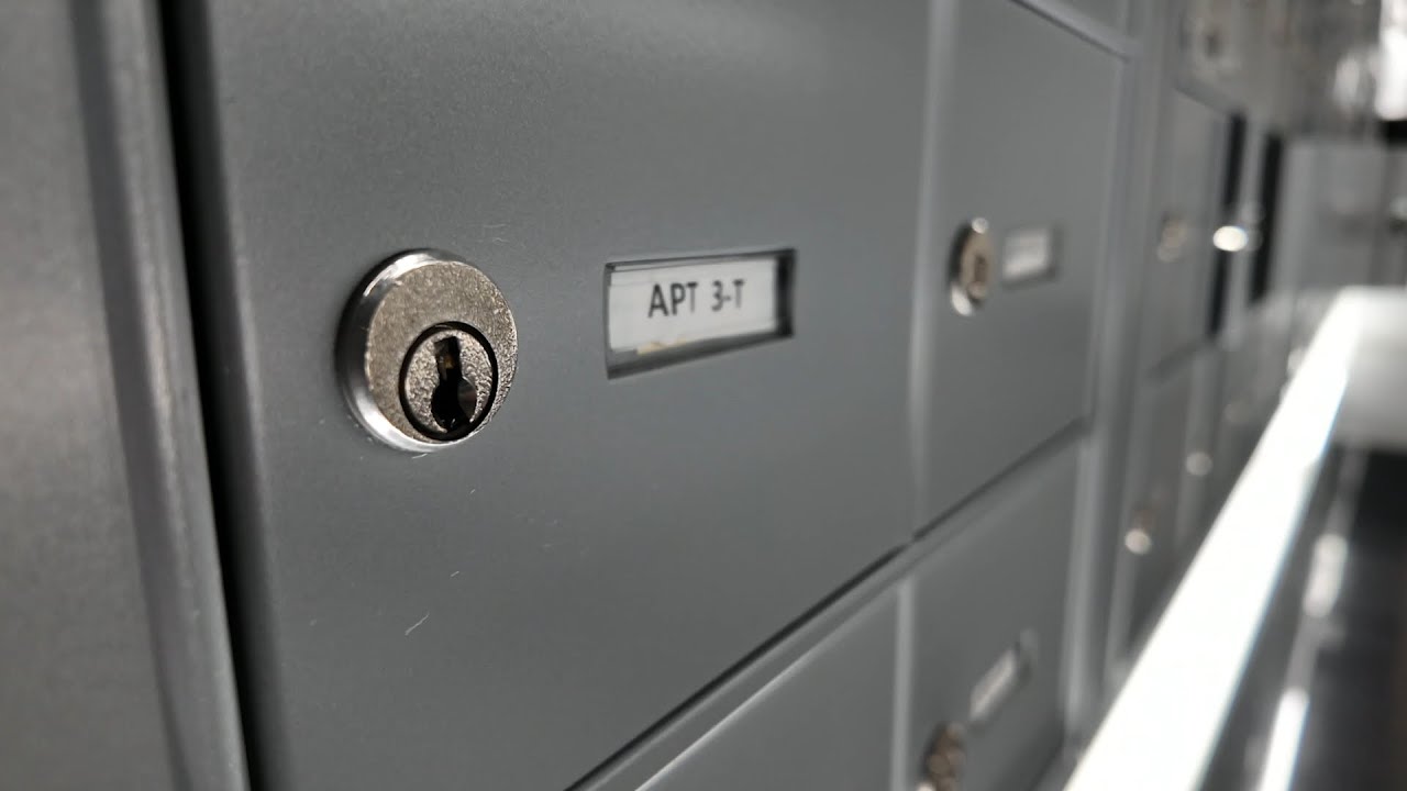 Postal workers accused of mail and key theft
