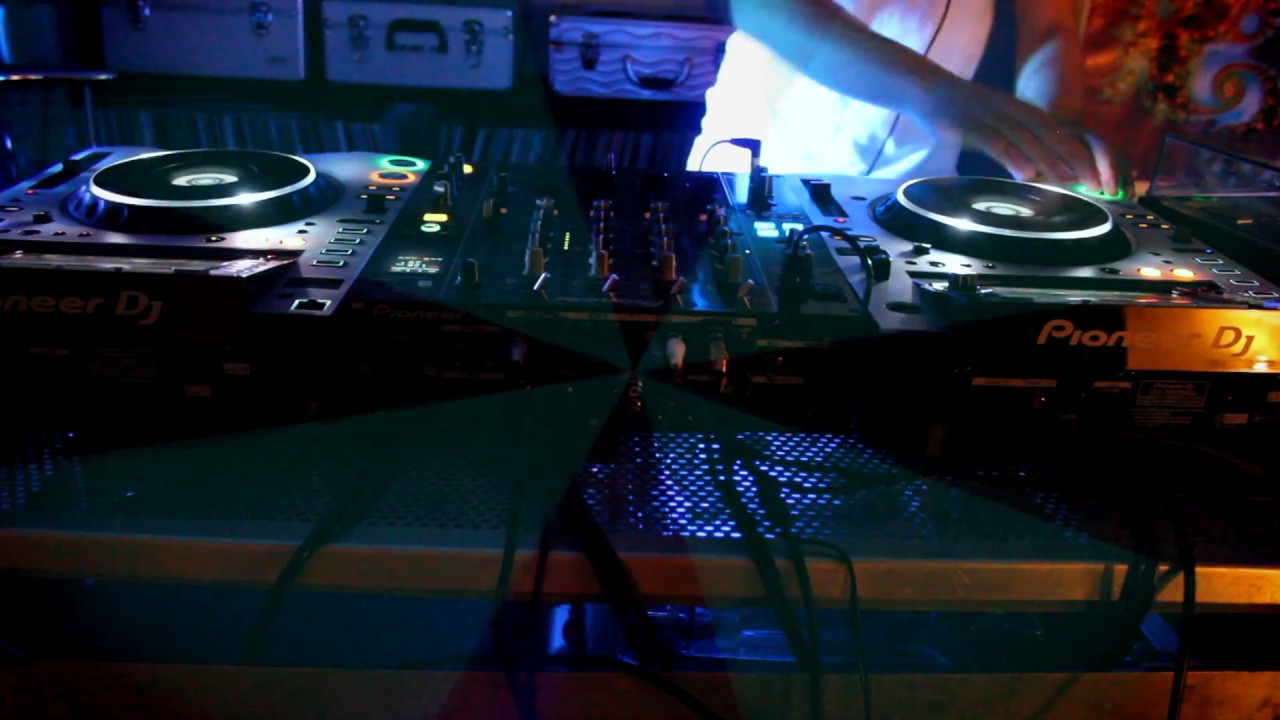 Deepwell ’s Live Session