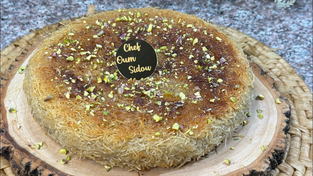 ليوم طرت بيكم لزمن الجميل خبزة القطايف فالمقلة مقرمشه من برا وطرية ومعسلة في قلبها 🤤🤤🍯🍯🇩🇿