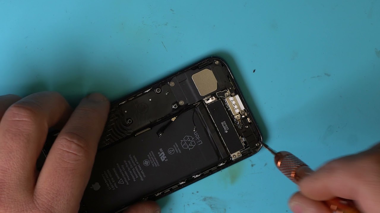 S-Cool DIY! Do it yourself! - Come rimuovere il flat di carica di un iPhone 7