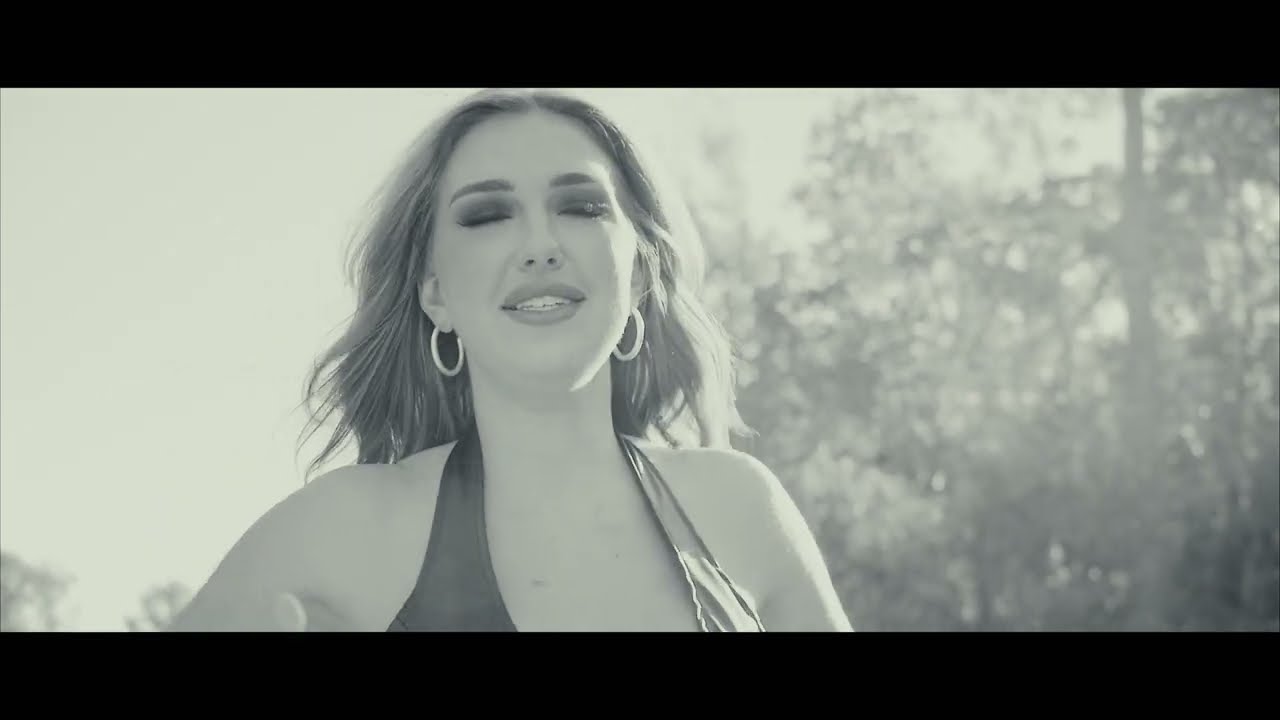 Savannah Dexter -  Here I Go Again (Official Music Video)