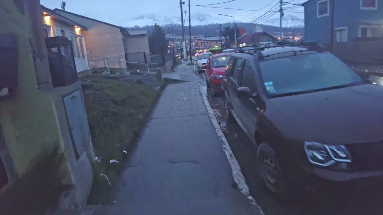 Ushuaia.  Caminando por los barrios.  Monte Gallinero y calle Kuanip