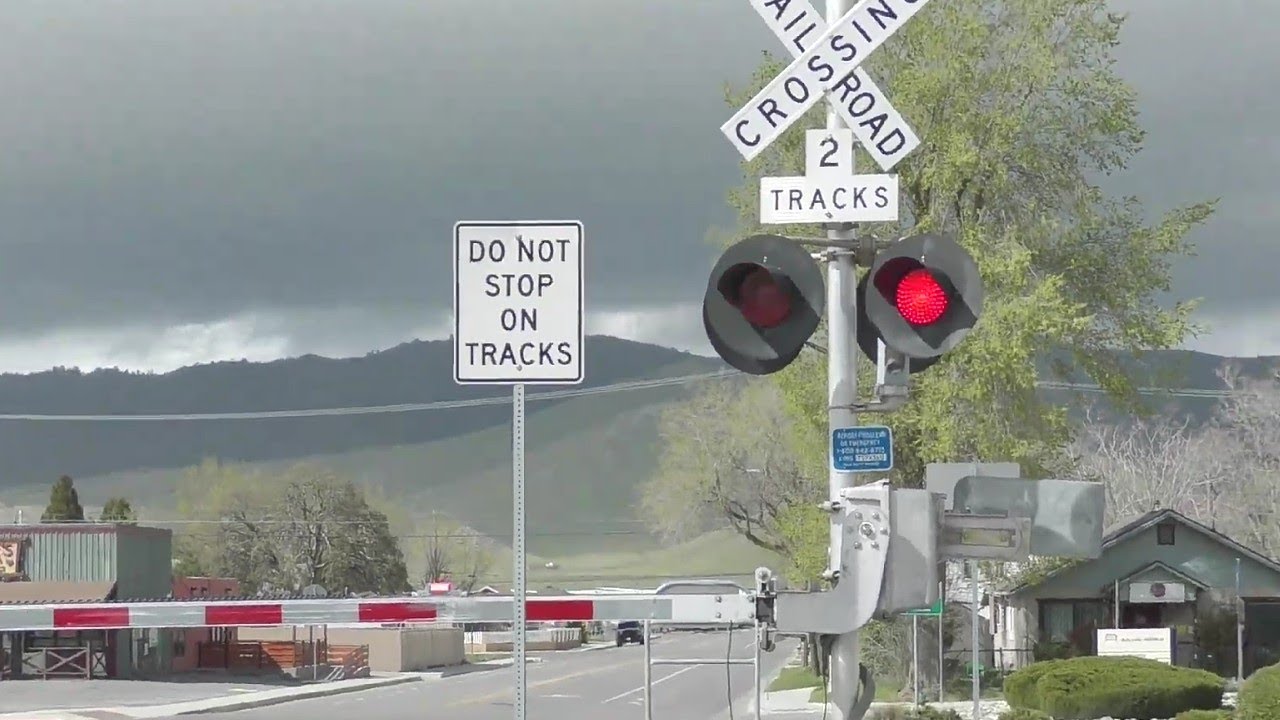 N. Green Street - Railroad Crossing (Tehachapi, CA)