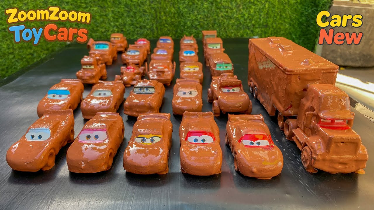 Clean up muddy minicars & disney pixar car convoys! Play in the garden