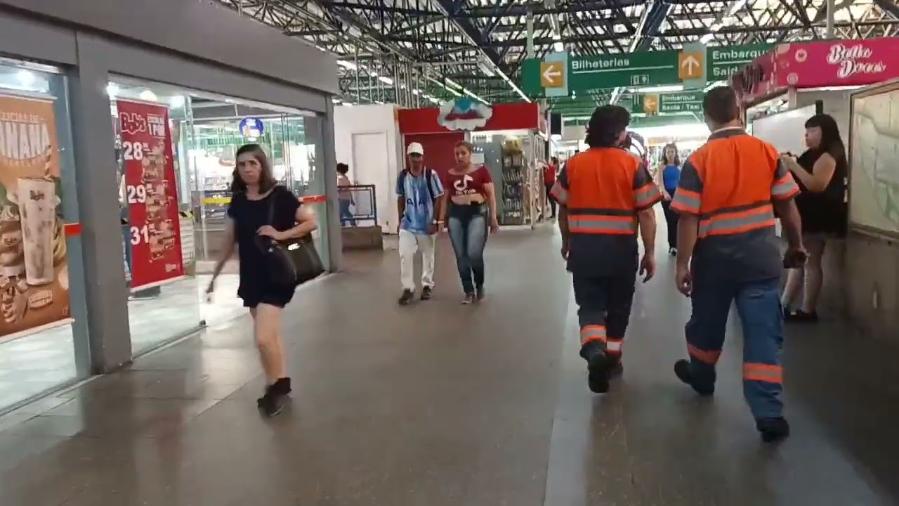 Terminal rodoviária Barra funda .