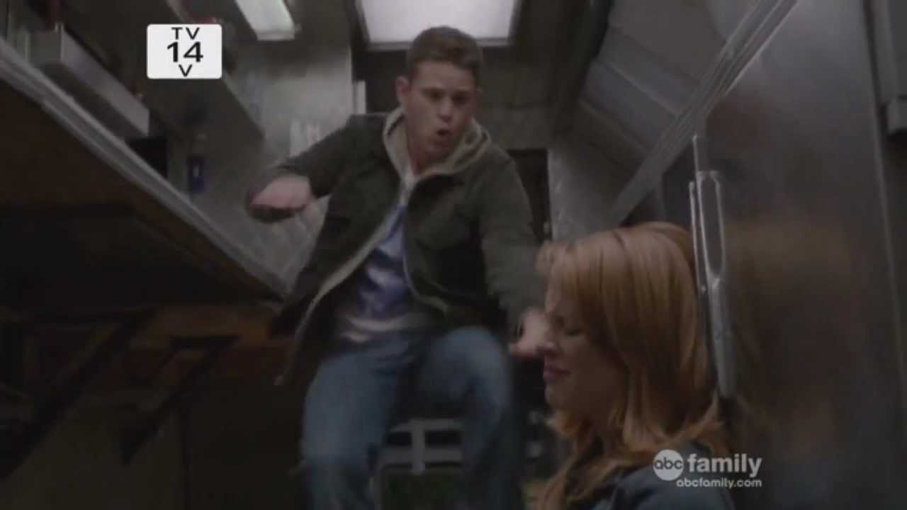 Switched at Birth: Daphne gets robbed (2x05)
