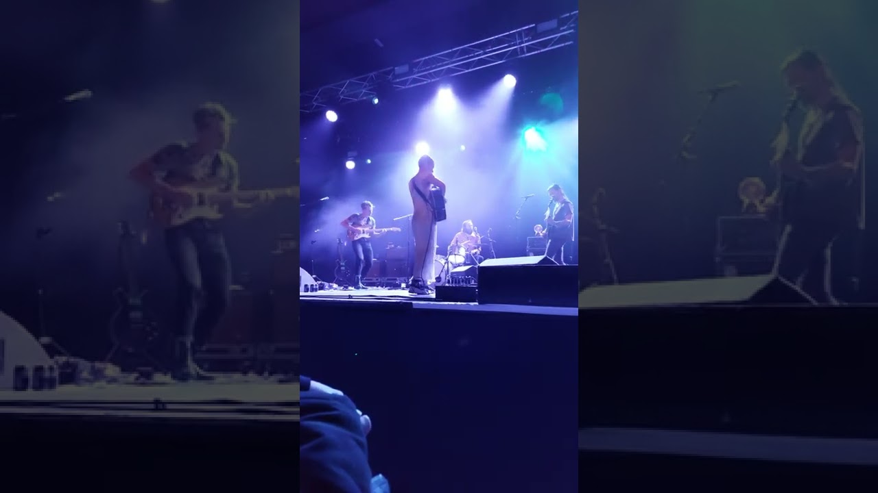 Big Thief 'Forgiver' (unreleased song). 24th February 2022, Manchester Academy,  UK.