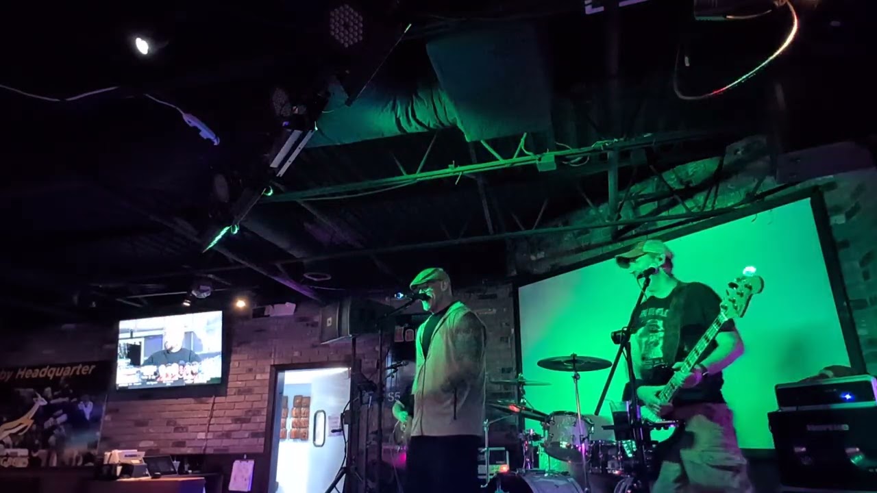 Low Ball covering Highway To Hell (AC/DC)